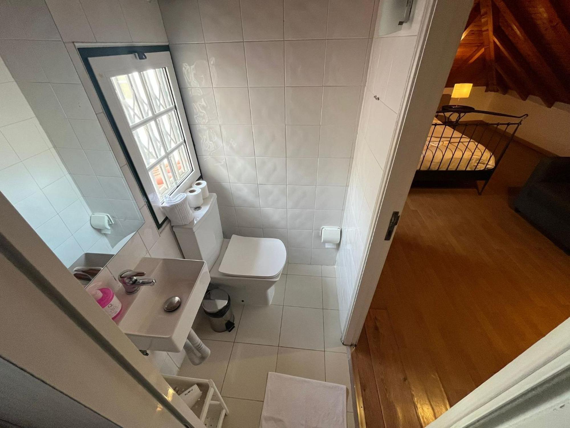 2 Bedroom, 2 Bathroom Apartment - Travessa Da Madalena Lisboa المظهر الخارجي الصورة
